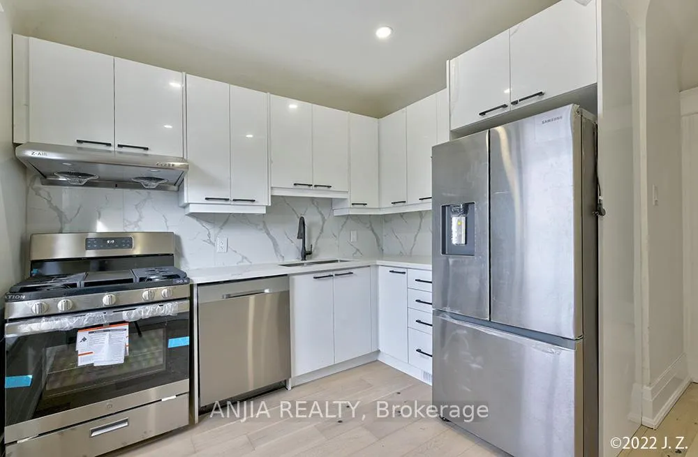 Photo 8 of Unit Upper, 812 Logan Avenue, Toronto, North Riverdale — HOMEH