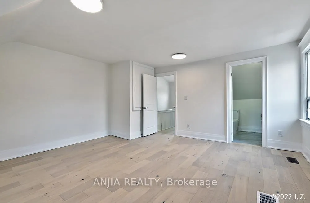 Photo 10 of Unit Upper, 812 Logan Avenue, Toronto, North Riverdale — HOMEH