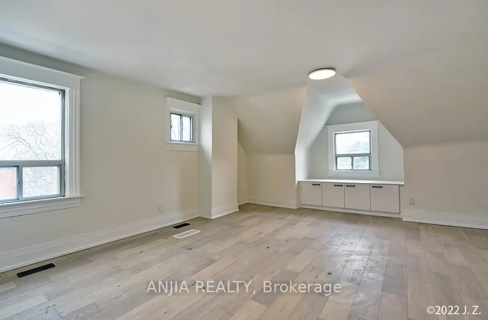 Photo 11 of Unit Upper, 812 Logan Avenue, Toronto, North Riverdale — HOMEH