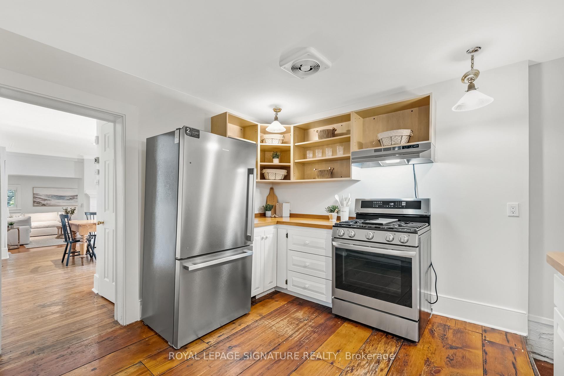 Photo 10 of 22 Beechwood Crescent, Toronto, Broadview North — HOMEH
