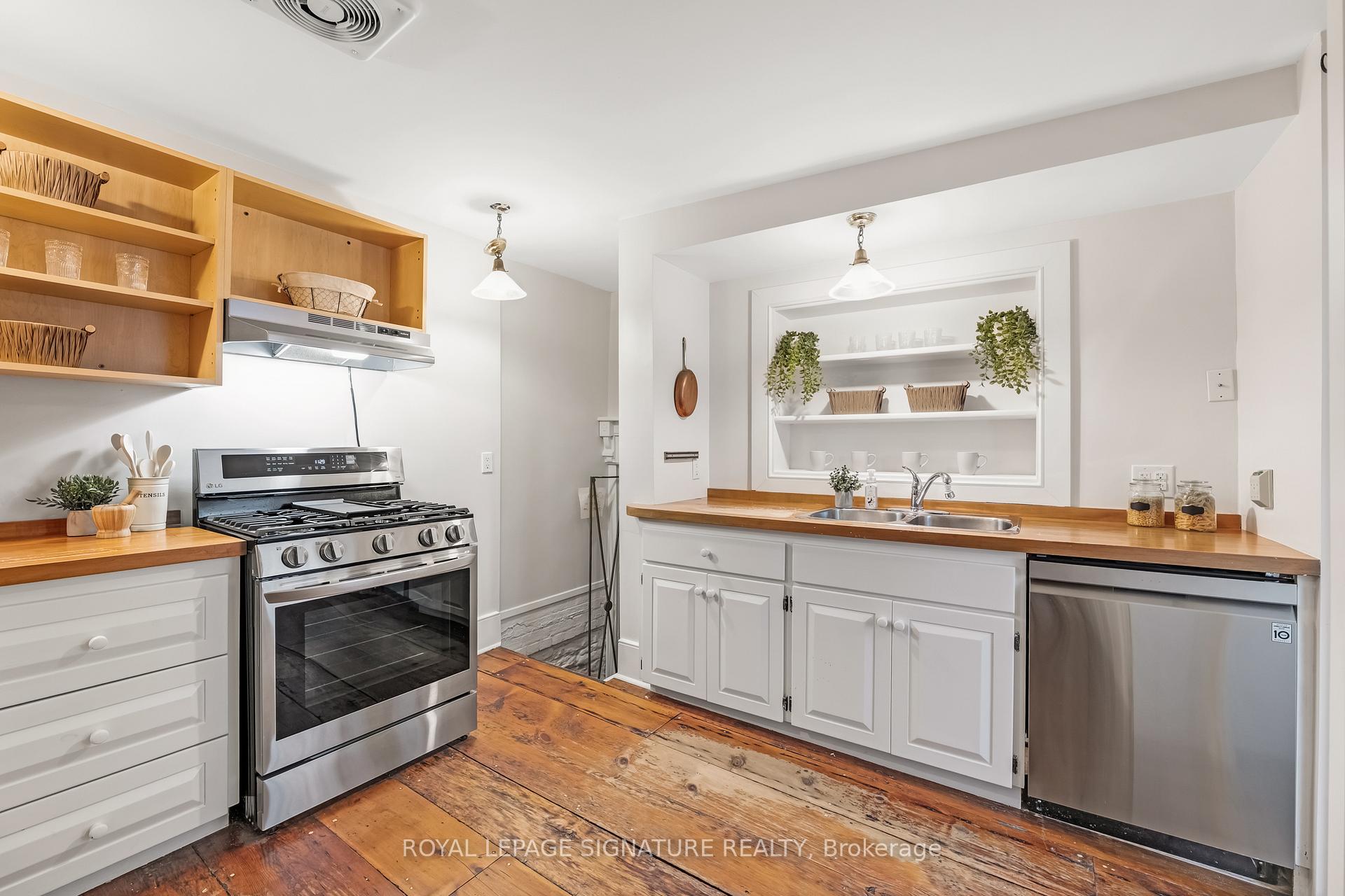 Photo 11 of 22 Beechwood Crescent, Toronto, Broadview North — HOMEH