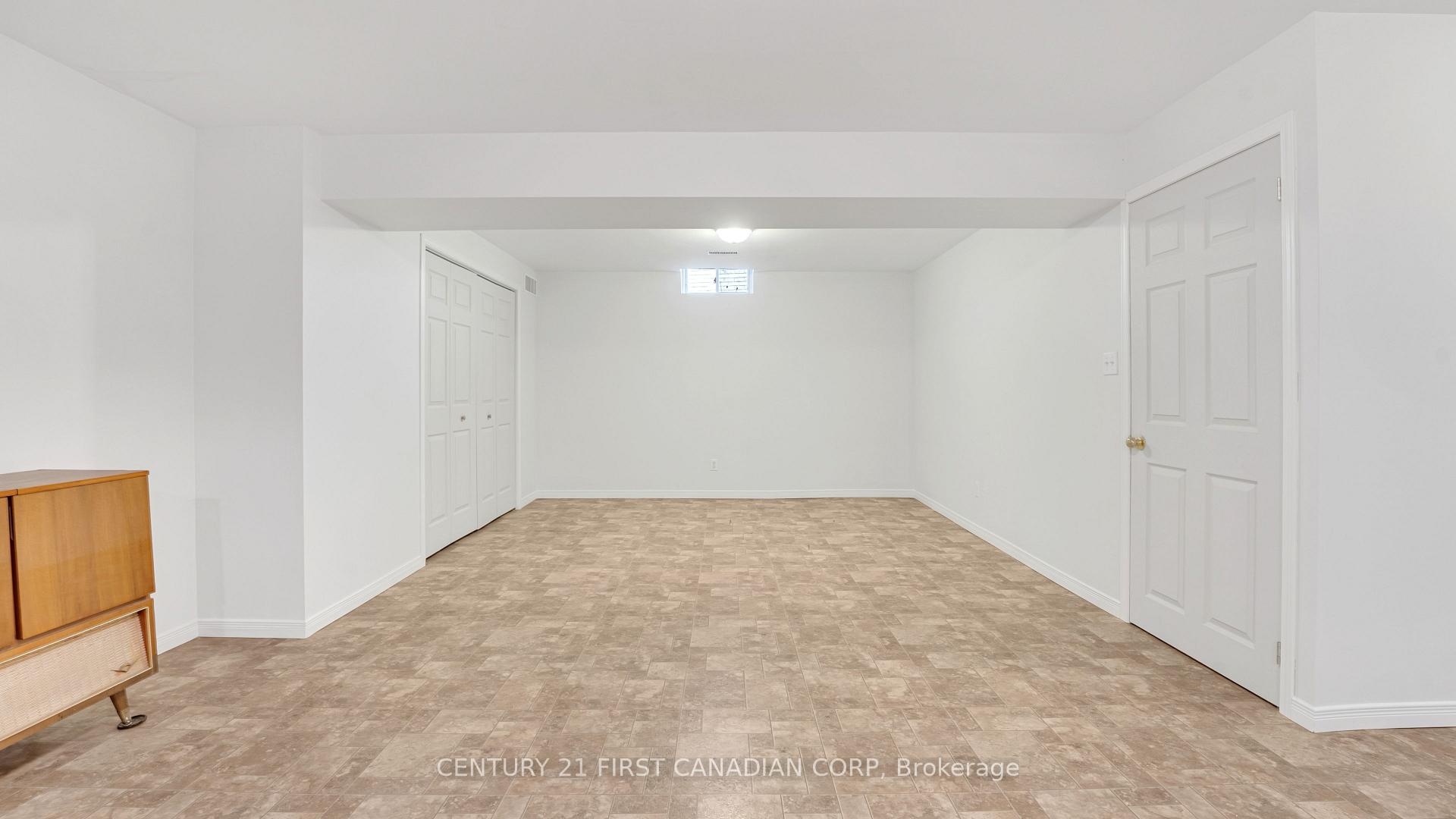 Photo 1 of 9 Deborah Drive, Strathroy-Caradoc, NE — HOMEH