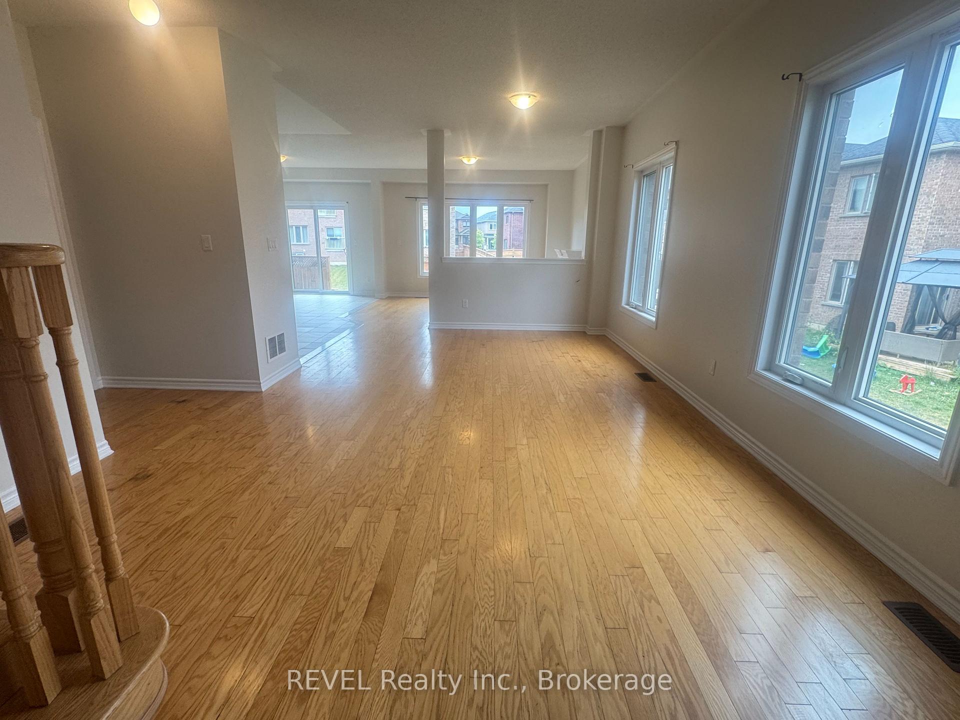 Photo 5 of 30 Baker Street, Thorold, Thorold Downtown — HOMEH