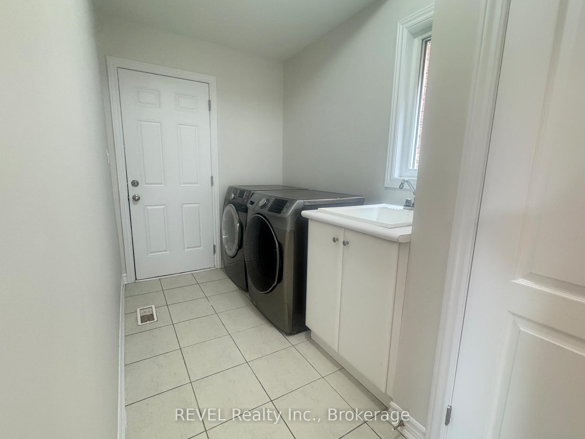 Photo 17 of 30 Baker Street, Thorold, Thorold Downtown — HOMEH