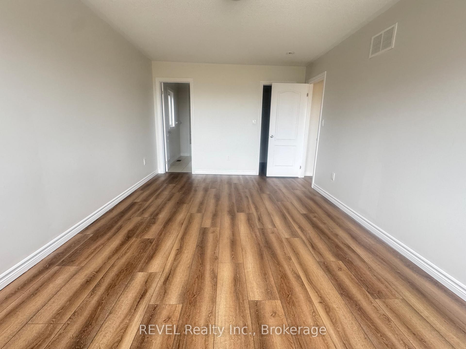 Photo 21 of 30 Baker Street, Thorold, Thorold Downtown — HOMEH