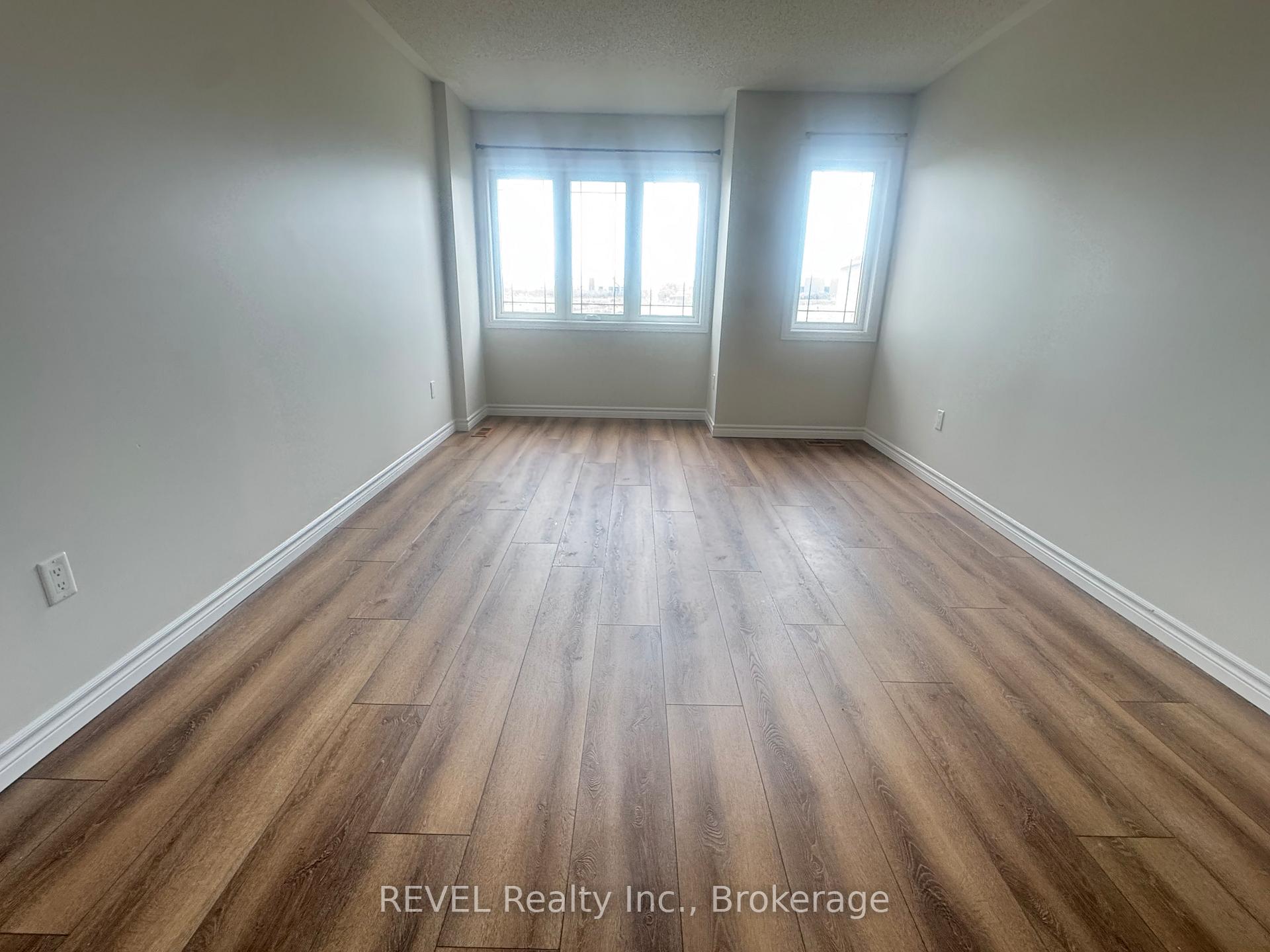 Photo 22 of 30 Baker Street, Thorold, Thorold Downtown — HOMEH