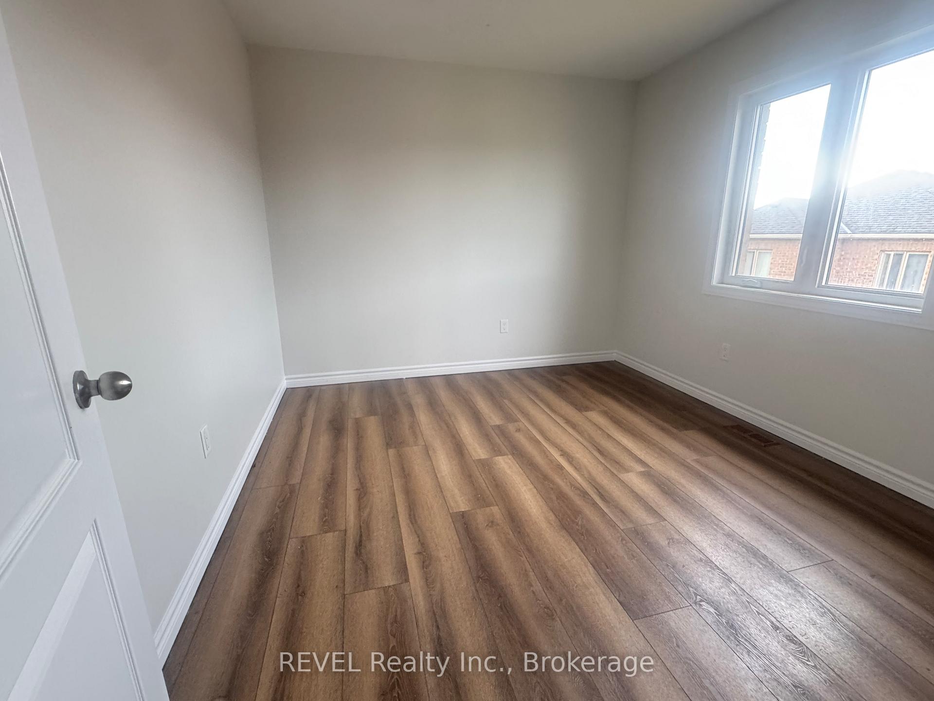 Photo 29 of 30 Baker Street, Thorold, Thorold Downtown — HOMEH