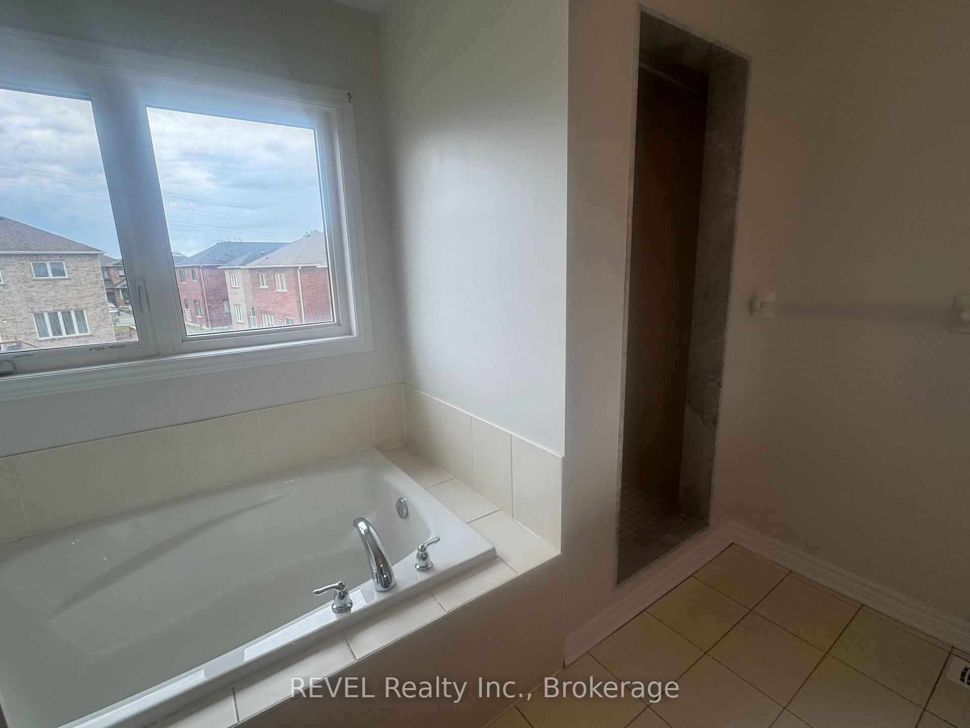 Photo 35 of 30 Baker Street, Thorold, Thorold Downtown — HOMEH