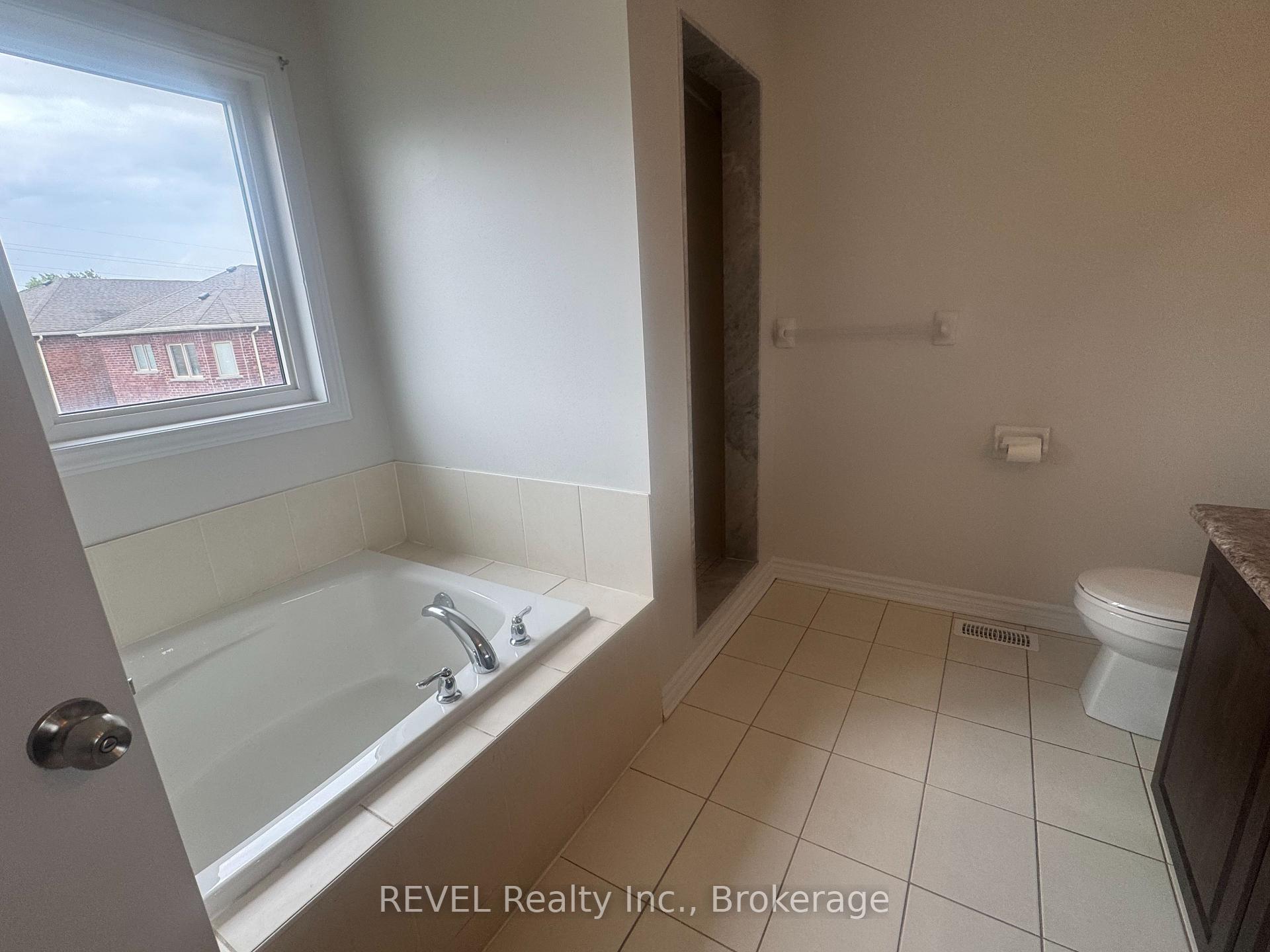 Photo 36 of 30 Baker Street, Thorold, Thorold Downtown — HOMEH