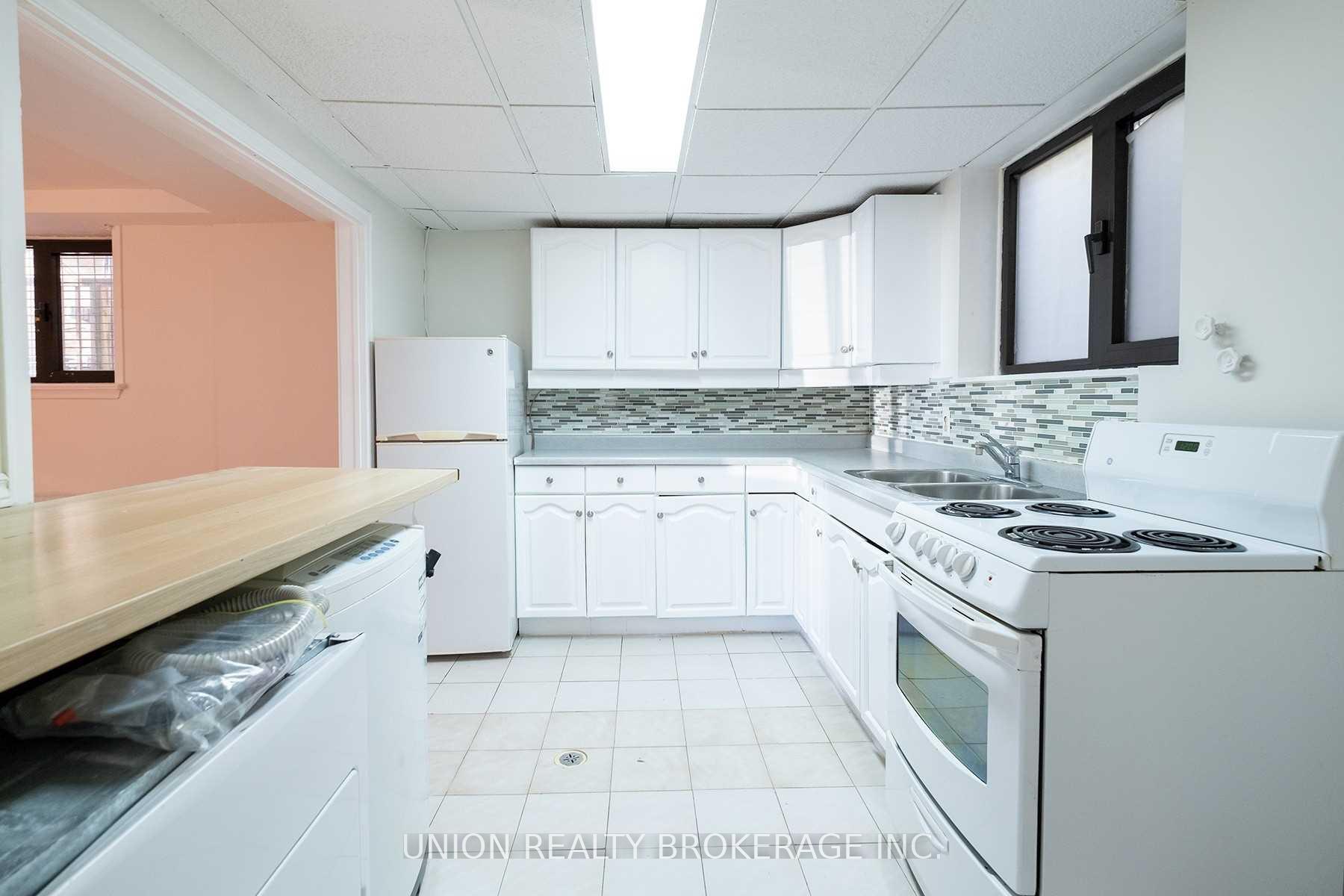 Photo 6 of Unit Bsmt, 110 Hubbard Boulevard, Toronto, The Beaches — HOMEH