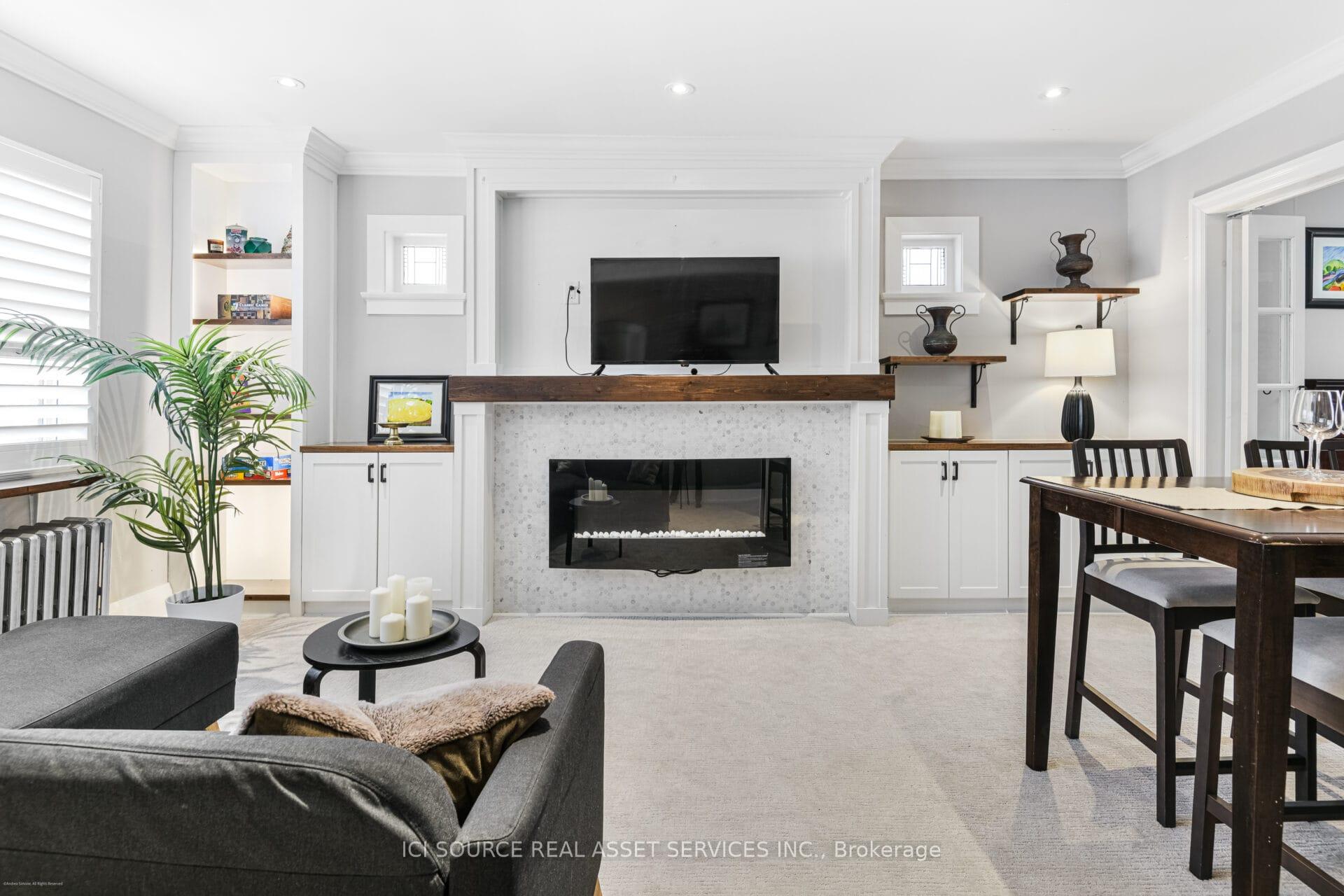 Front of Unit Main, 687 Glencairn Avenue