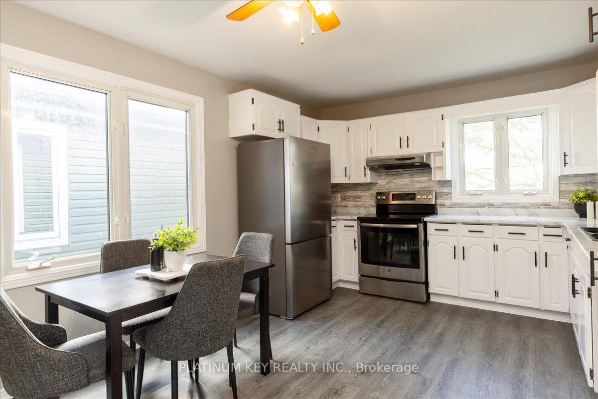 Photo 5 of 58 Victoria Drive, Strathroy-Caradoc, Melbourne — HOMEH