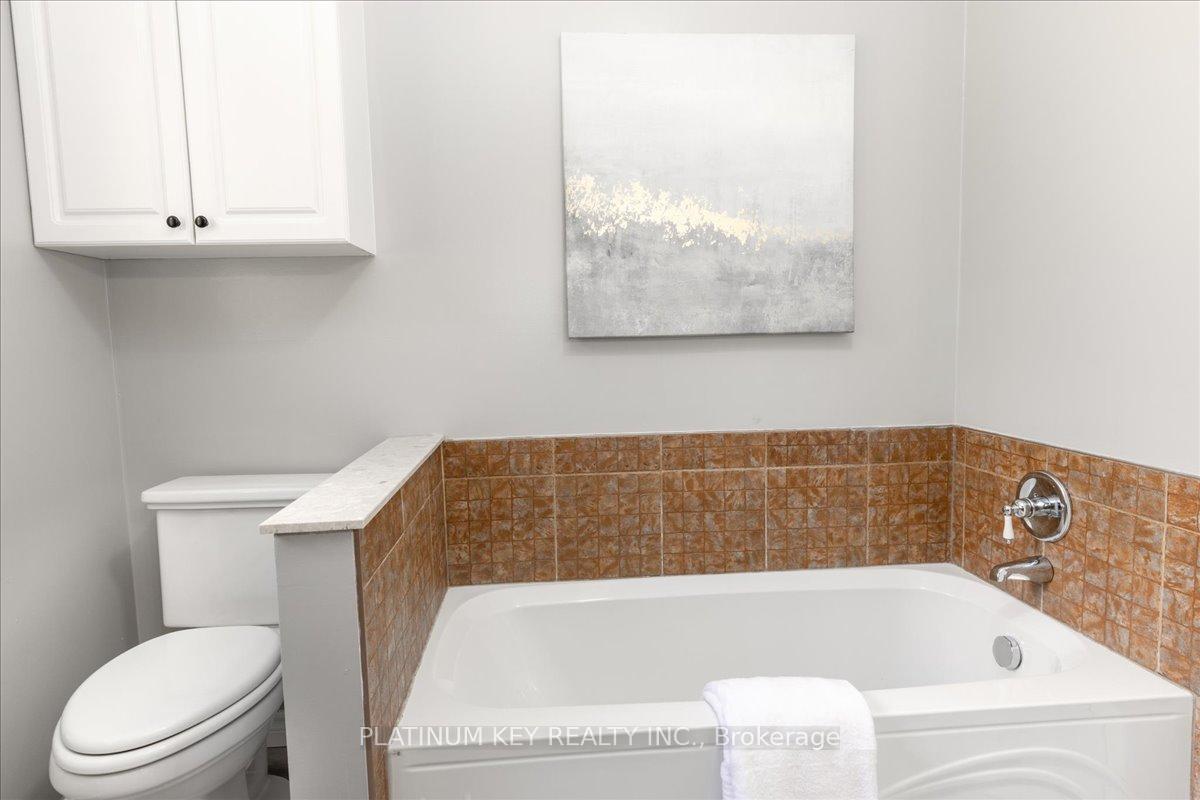 Photo 11 of 58 Victoria Drive, Strathroy-Caradoc, Melbourne — HOMEH