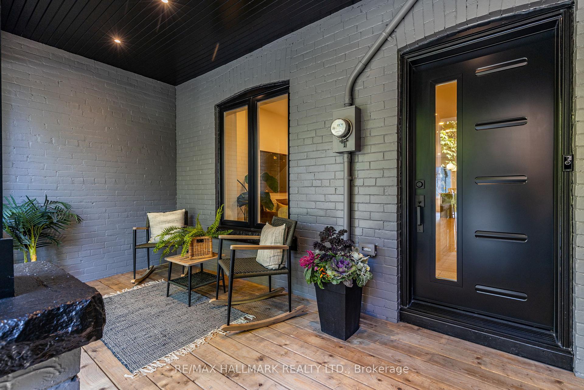 Photo 3 of 25 Howland Road, Toronto, North Riverdale — HOMEH