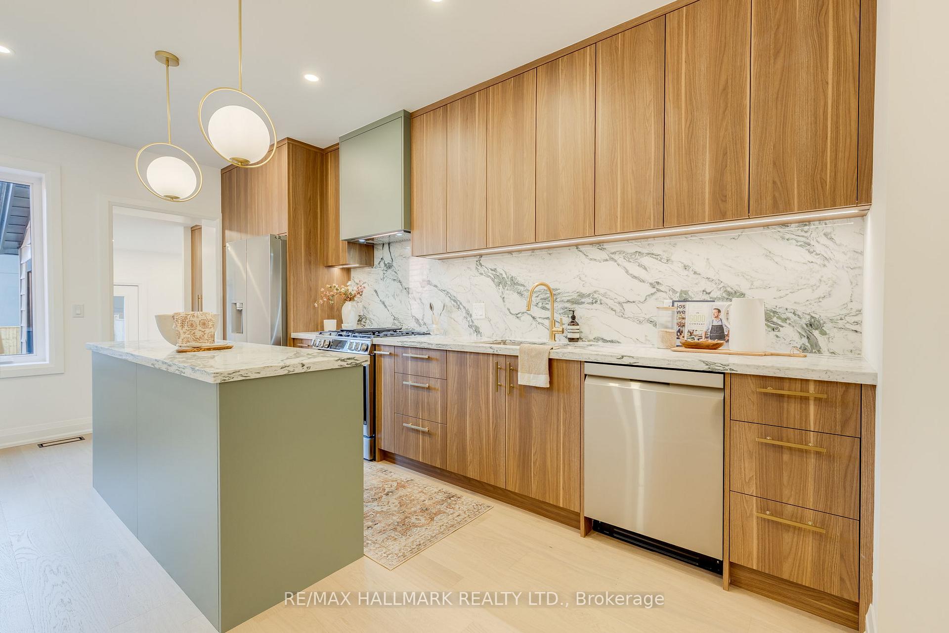 Photo 11 of 25 Howland Road, Toronto, North Riverdale — HOMEH