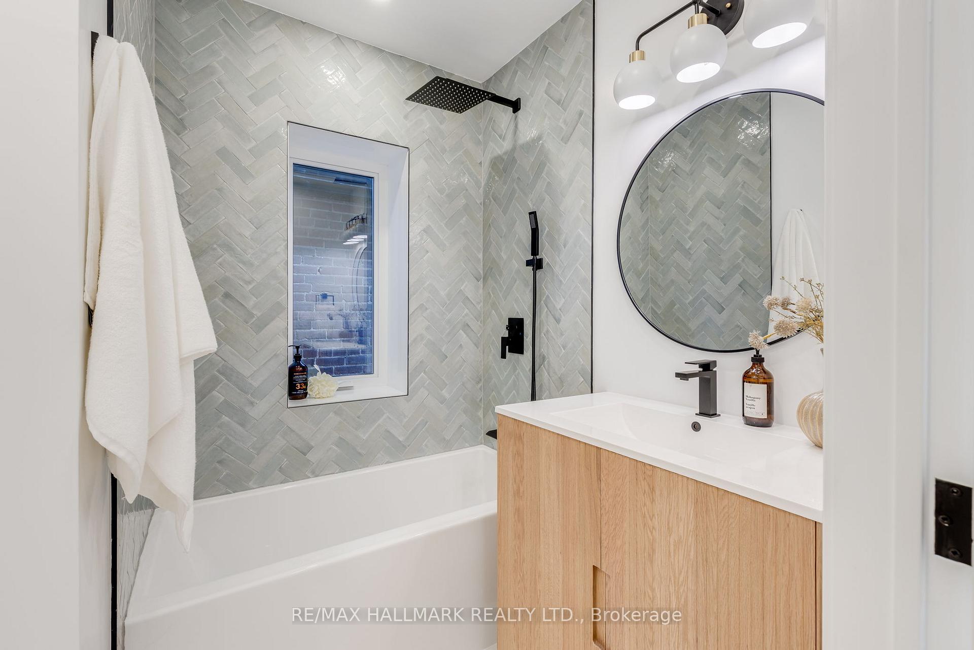 Photo 18 of 25 Howland Road, Toronto, North Riverdale — HOMEH