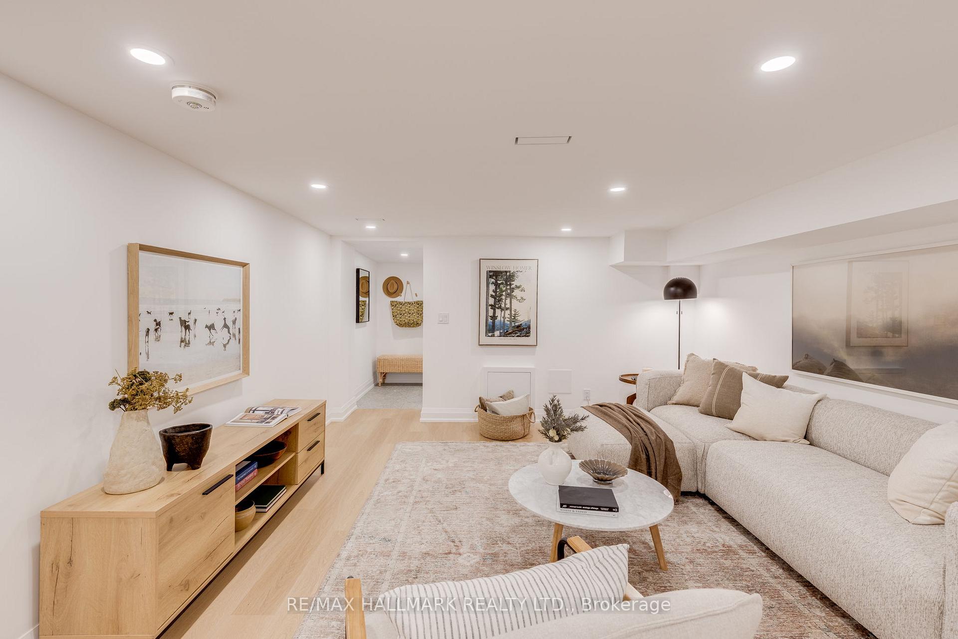 Photo 32 of 25 Howland Road, Toronto, North Riverdale — HOMEH