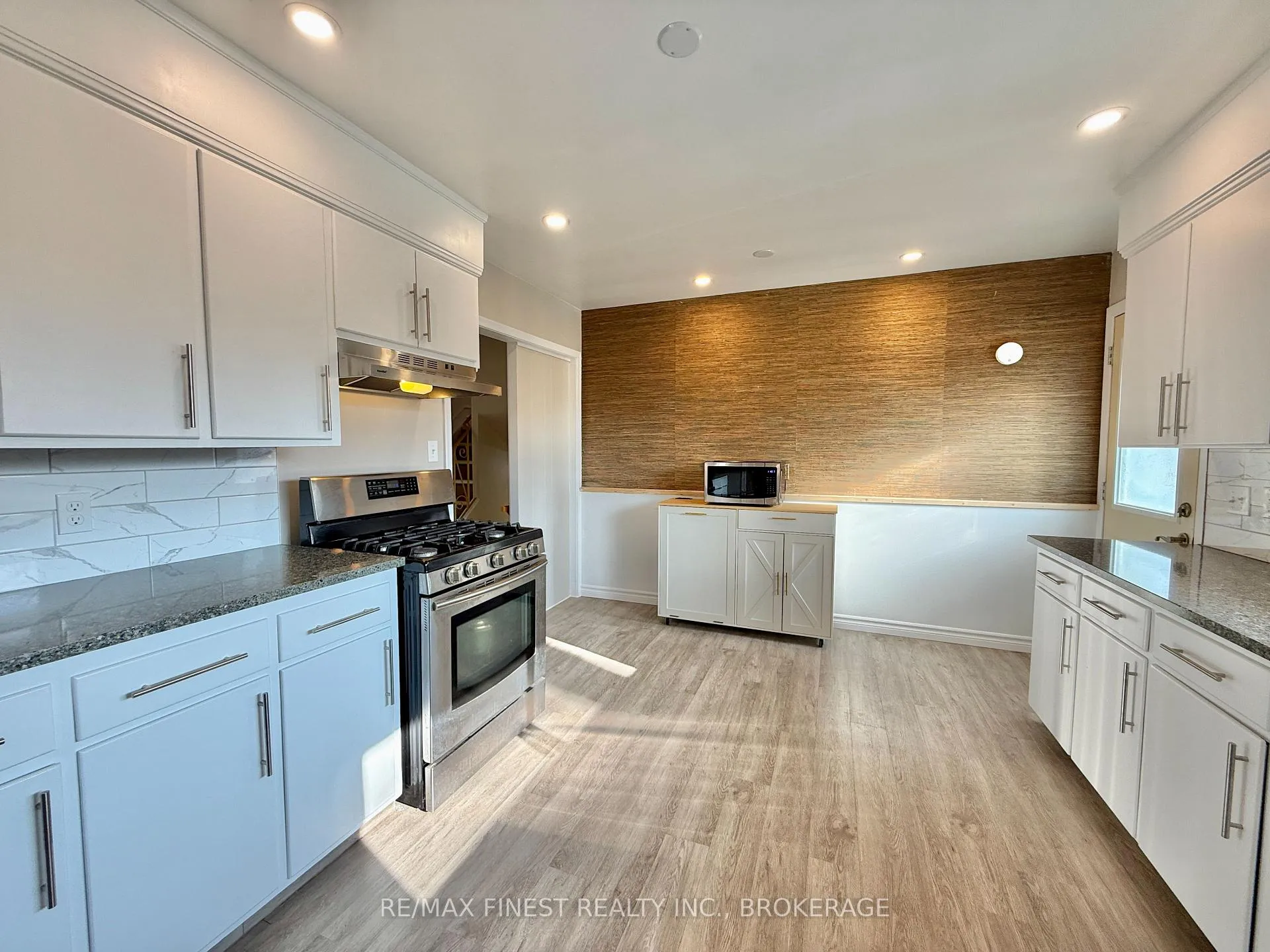 Photo 12 of 1082 Johnson Street, Kingston, Central City West — HOMEH