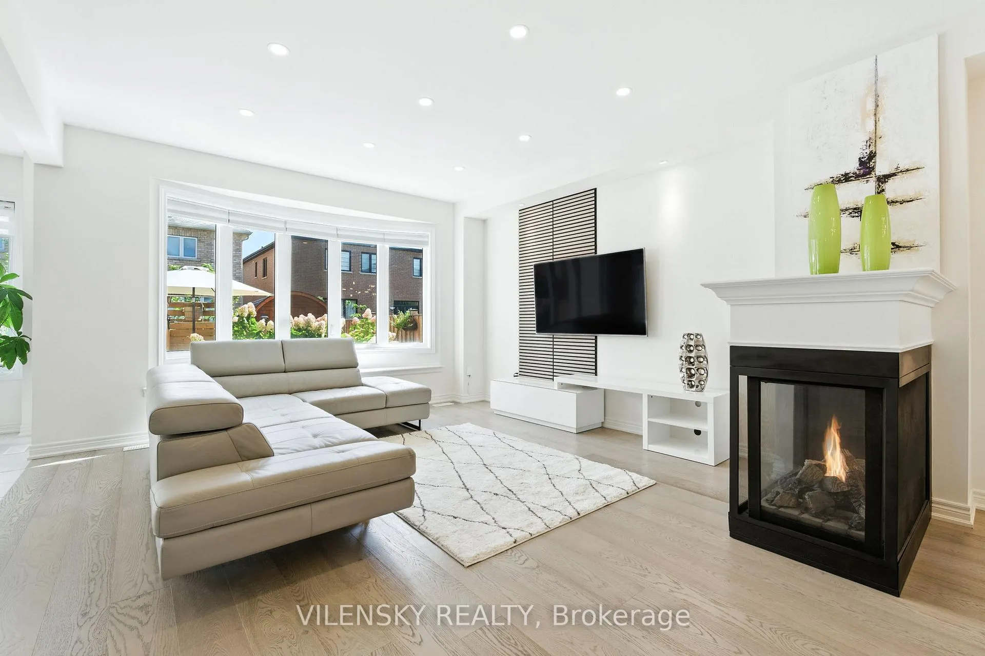 Photo 6 of 154 Whittington Drive, Hamilton, Ancaster — HOMEH