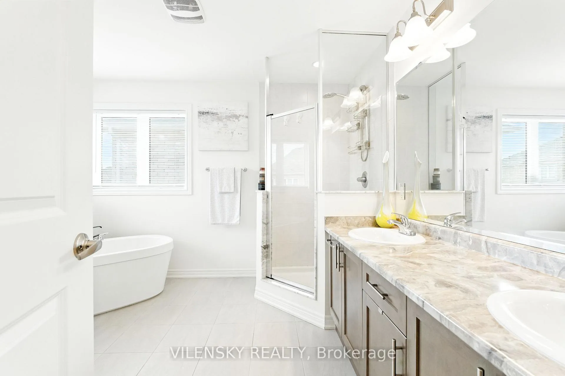 Photo 15 of 154 Whittington Drive, Hamilton, Ancaster — HOMEH