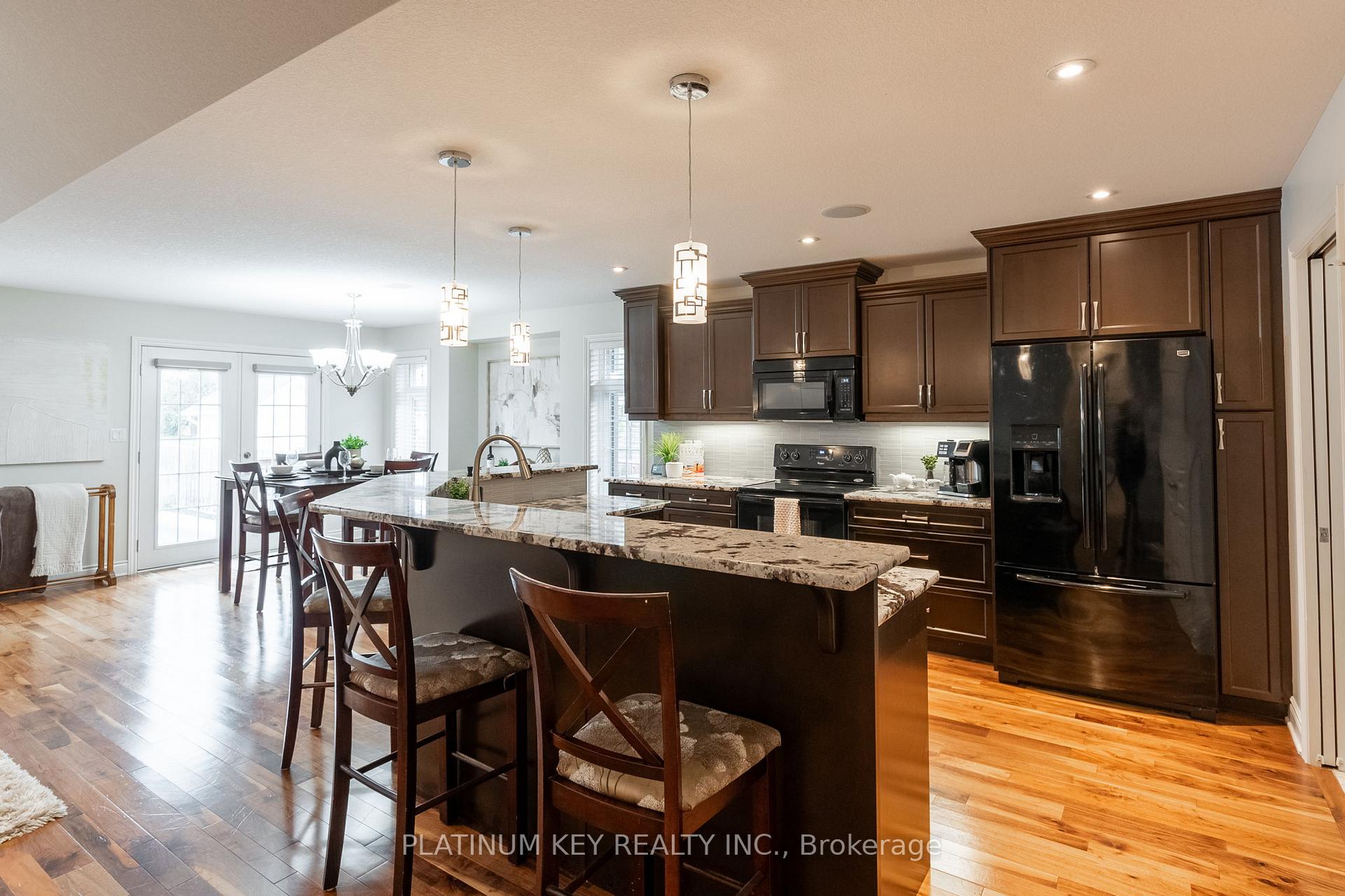 Photo 8 of 436 Macdonald Street, Strathroy-Caradoc, NE — HOMEH