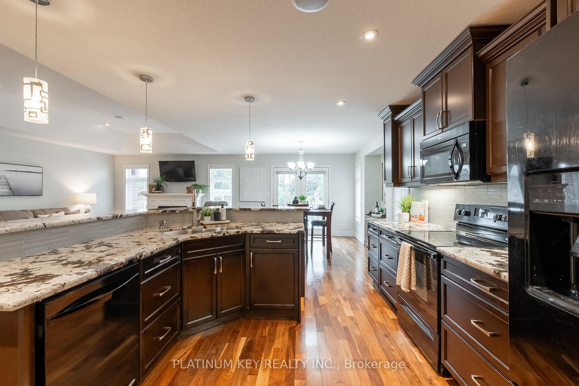 Photo 11 of 436 Macdonald Street, Strathroy-Caradoc, NE — HOMEH