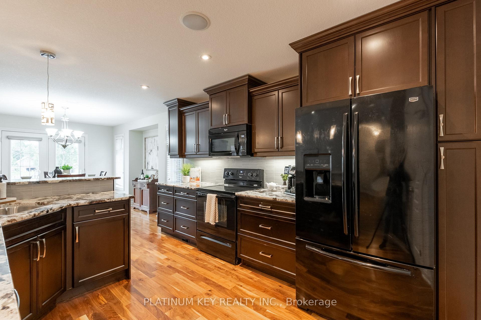 Photo 12 of 436 Macdonald Street, Strathroy-Caradoc, NE — HOMEH