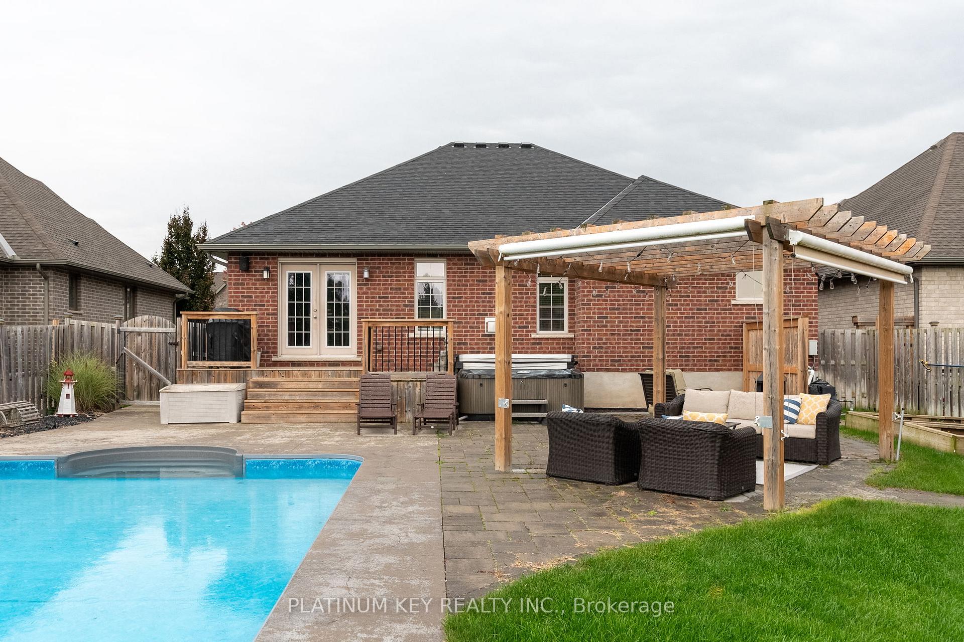 Photo 45 of 436 Macdonald Street, Strathroy-Caradoc, NE — HOMEH