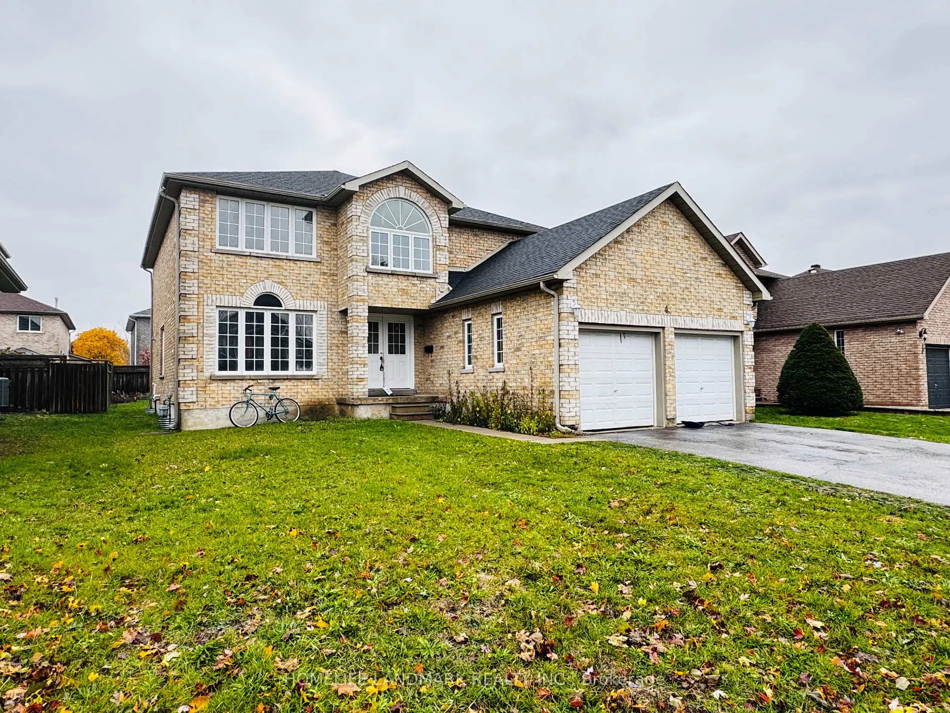 Photo 2 of 45 Kraus Road, Barrie, Edgehill Drive — HOMEH