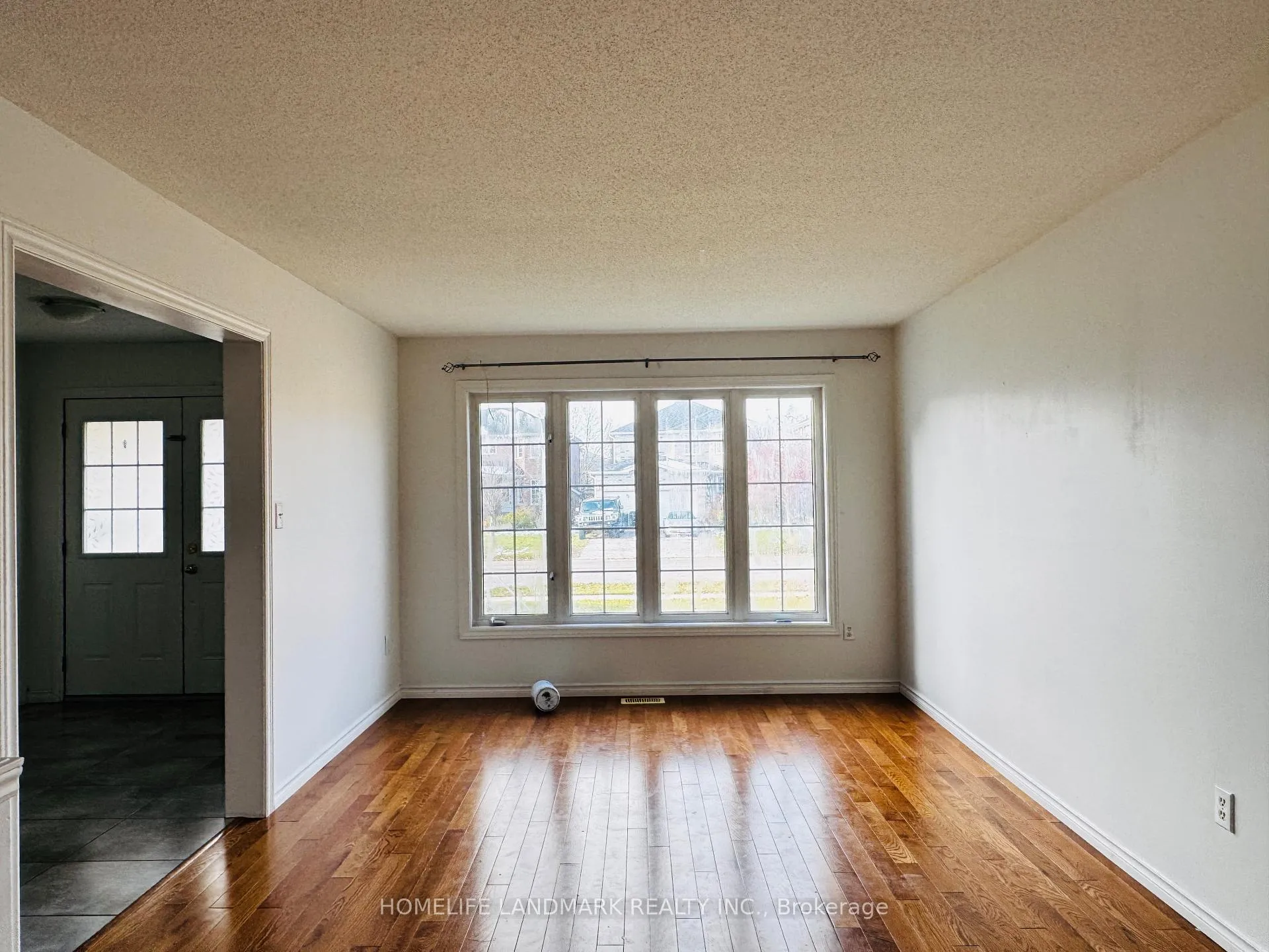 Photo 5 of 45 Kraus Road, Barrie, Edgehill Drive — HOMEH