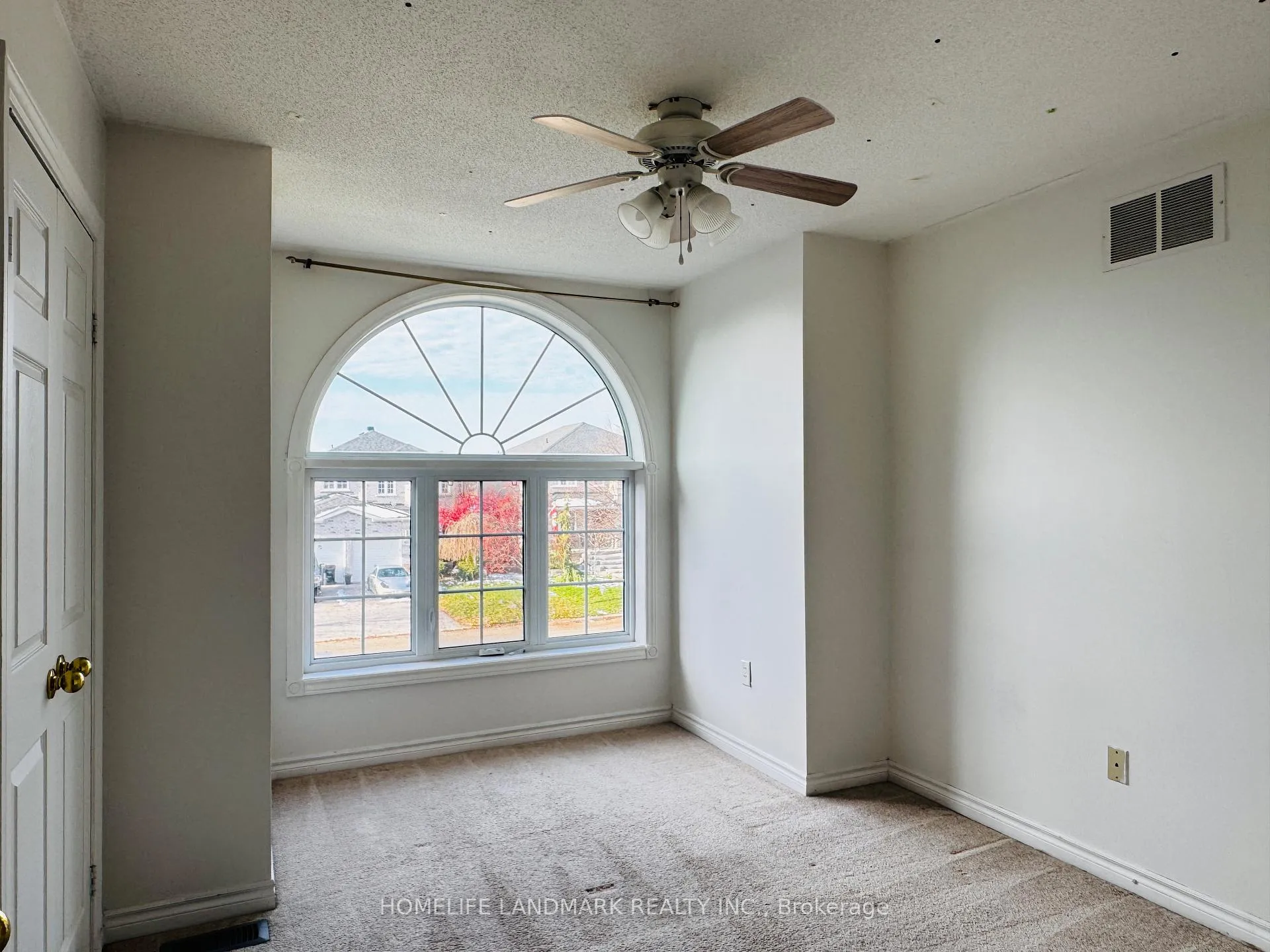 Photo 16 of 45 Kraus Road, Barrie, Edgehill Drive — HOMEH