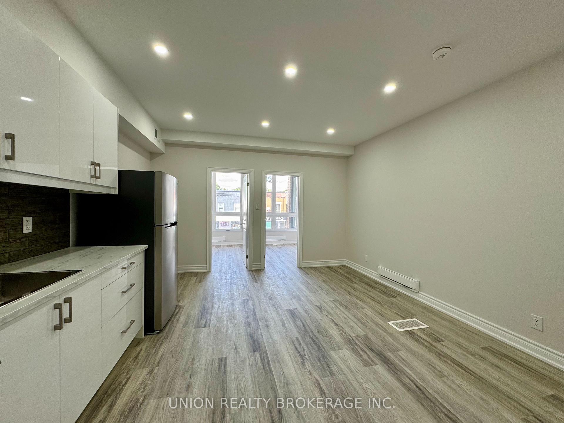 Photo 8 of 2007 Danforth Avenue, Toronto, Woodbine Corridor — HOMEH