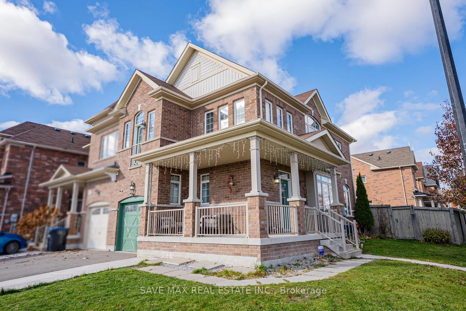 Photo 3 of 39 Divinity Circle, Brampton, Northwest Brampton — HOMEH