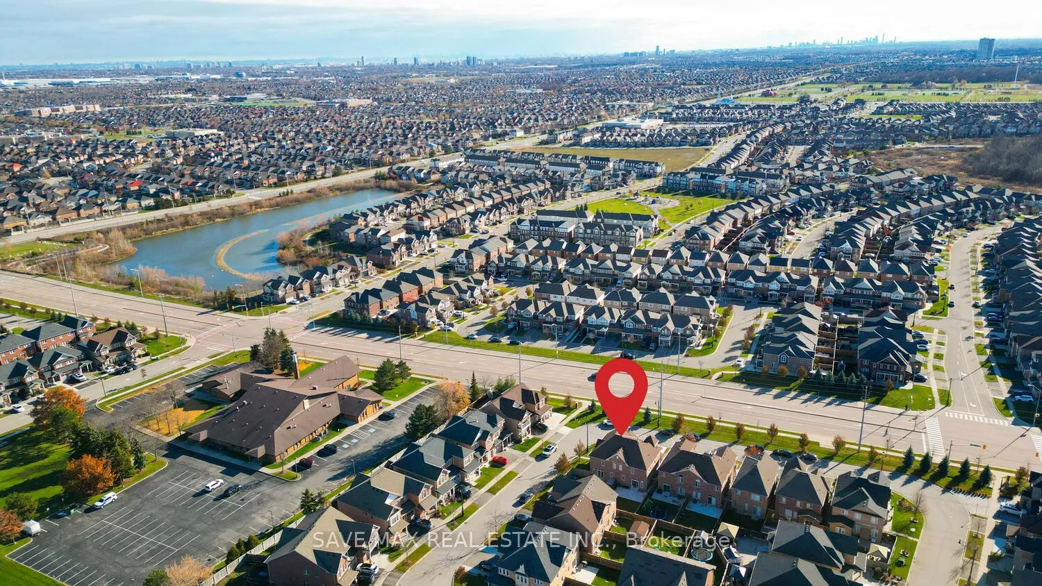Photo 4 of 39 Divinity Circle, Brampton, Northwest Brampton — HOMEH