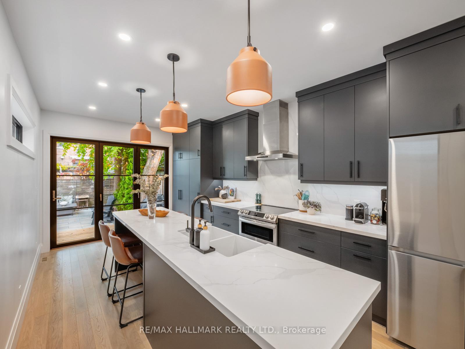 Photo 11 of 28 Sproat Avenue, Toronto, South Riverdale — HOMEH
