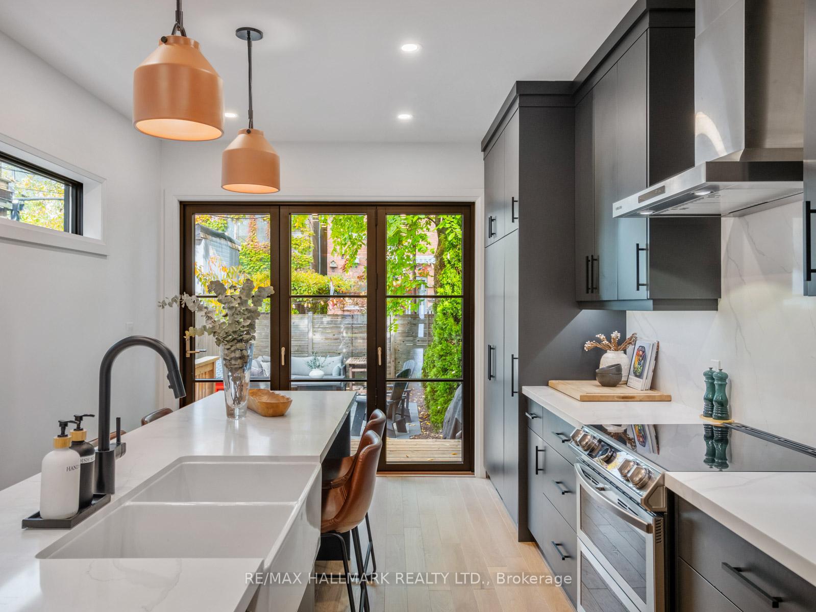 Photo 12 of 28 Sproat Avenue, Toronto, South Riverdale — HOMEH