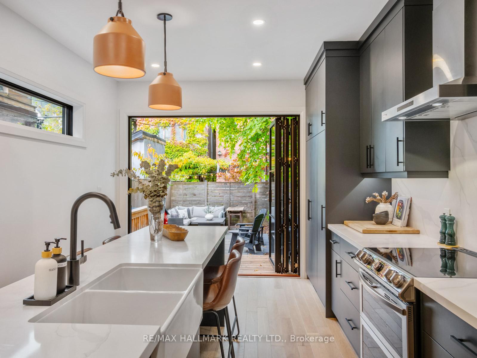 Photo 13 of 28 Sproat Avenue, Toronto, South Riverdale — HOMEH