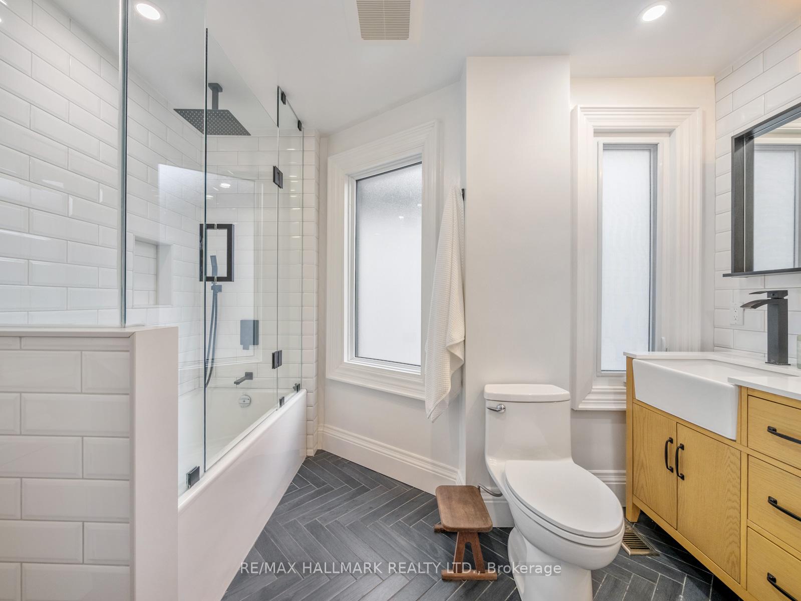 Photo 23 of 28 Sproat Avenue, Toronto, South Riverdale — HOMEH