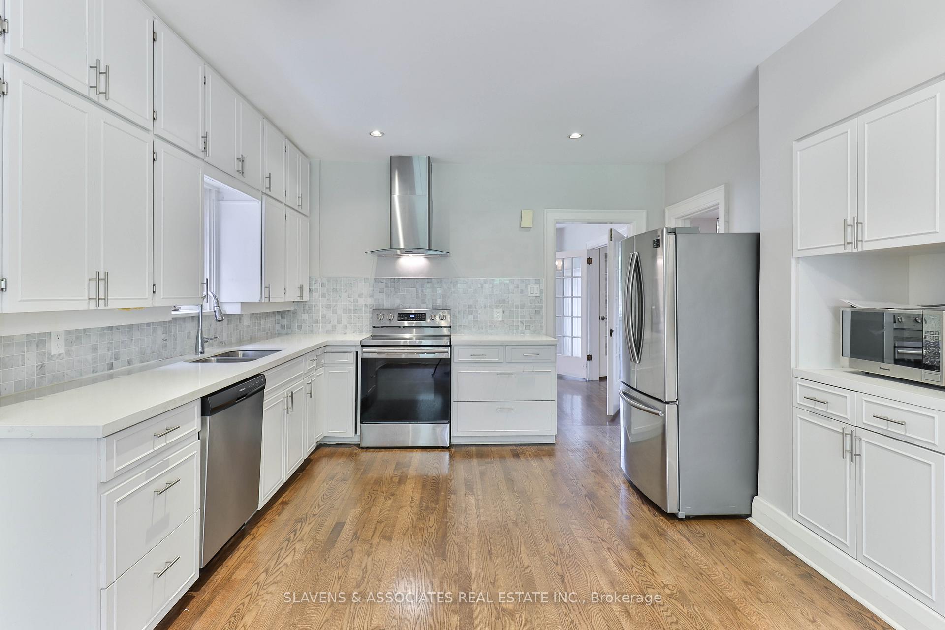 Photo 8 of 56 Alexandra Boulevard, Toronto, Lawrence Park South — HOMEH
