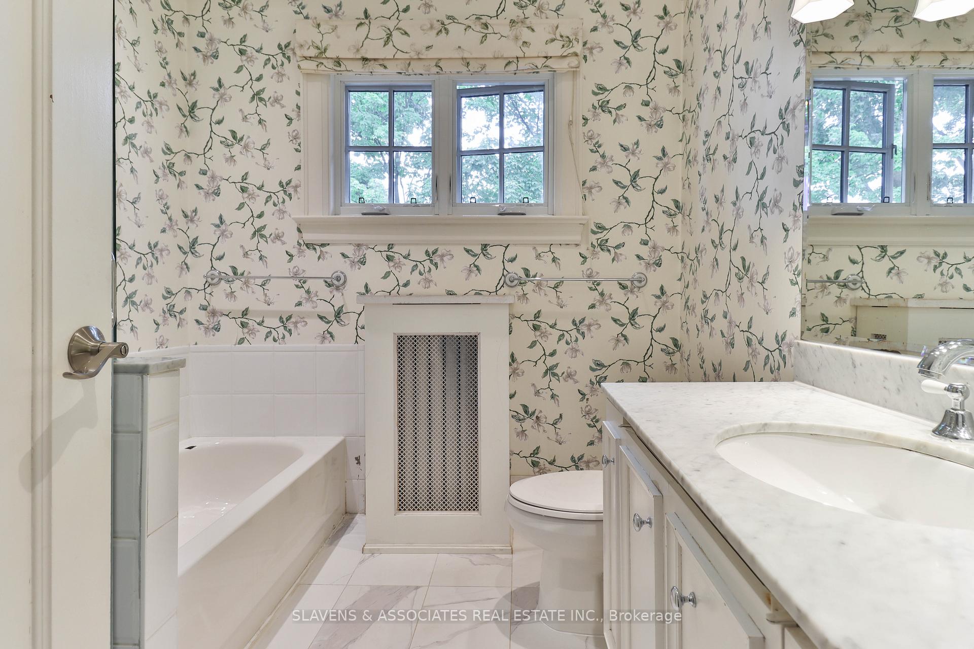 Photo 16 of 56 Alexandra Boulevard, Toronto, Lawrence Park South — HOMEH