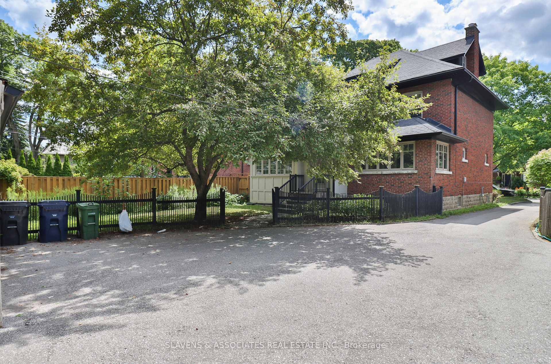 Photo 26 of 56 Alexandra Boulevard, Toronto, Lawrence Park South — HOMEH
