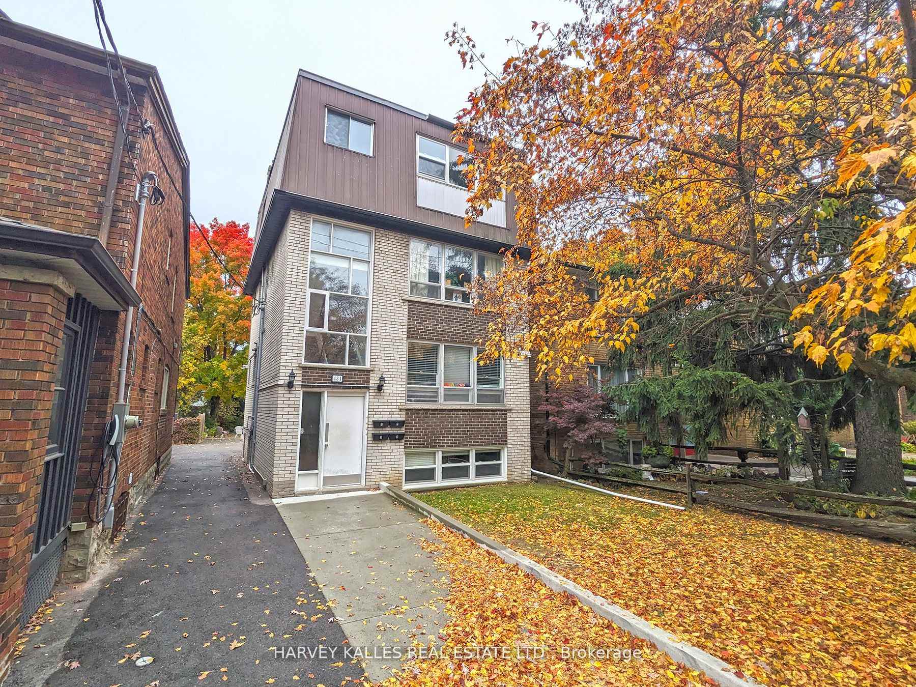 Photo 1 of Unit 4, 431 Balliol Street, Toronto, Mount Pleasant East — HOMEH