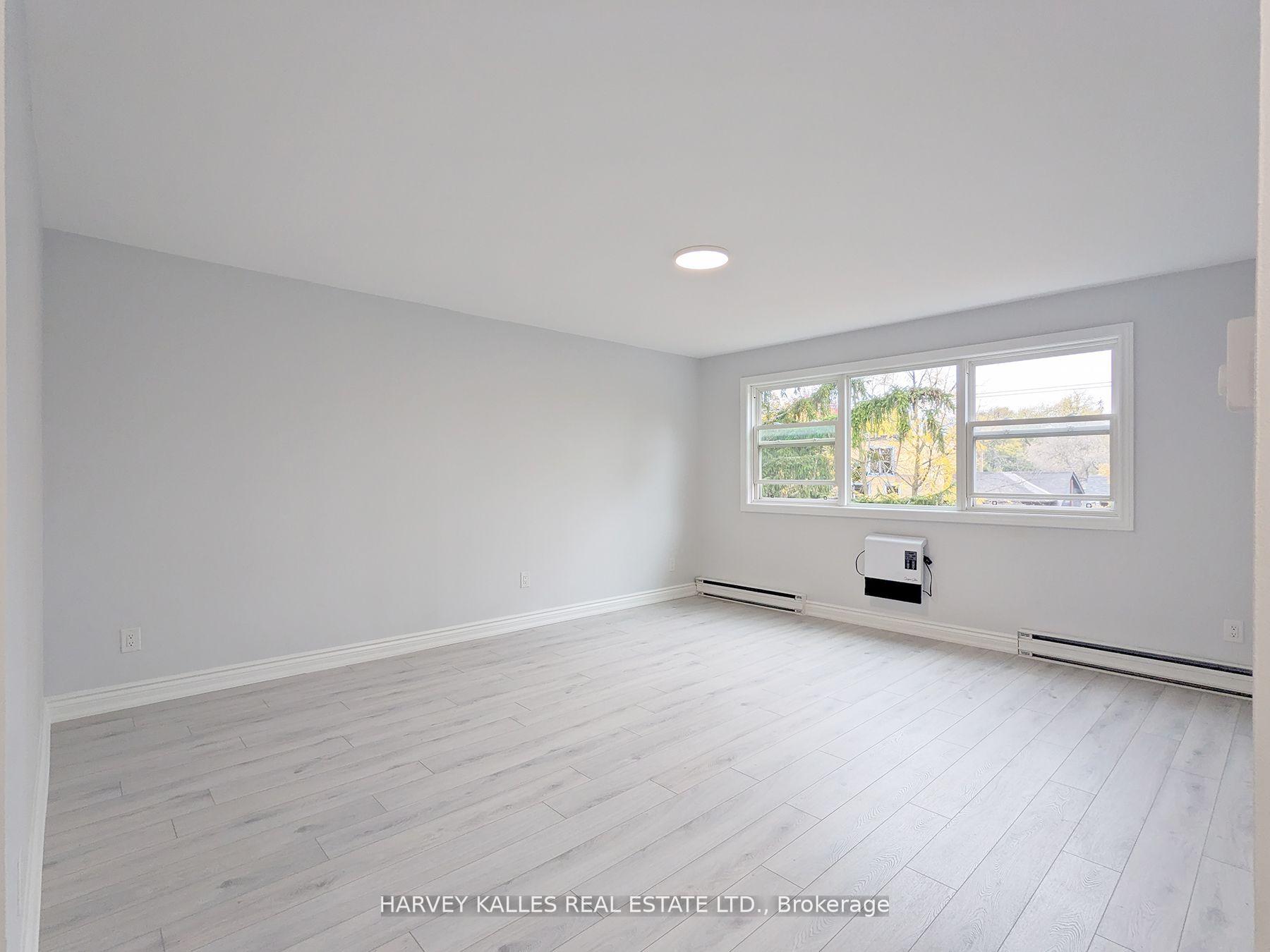 Photo 2 of Unit 4, 431 Balliol Street, Toronto, Mount Pleasant East — HOMEH