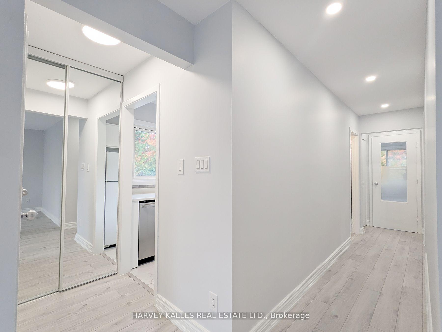 Photo 5 of Unit 4, 431 Balliol Street, Toronto, Mount Pleasant East — HOMEH