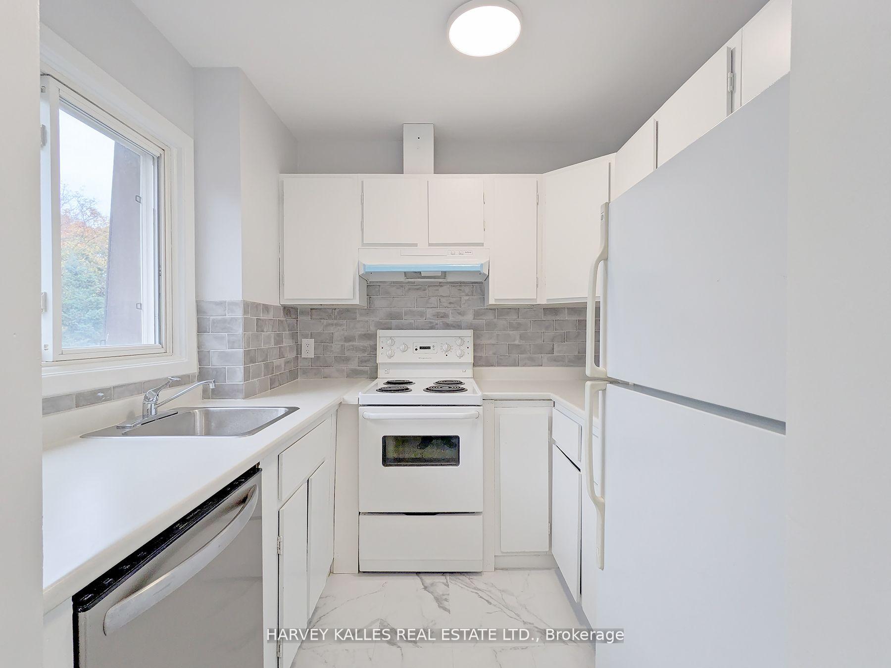 Photo 6 of Unit 4, 431 Balliol Street, Toronto, Mount Pleasant East — HOMEH