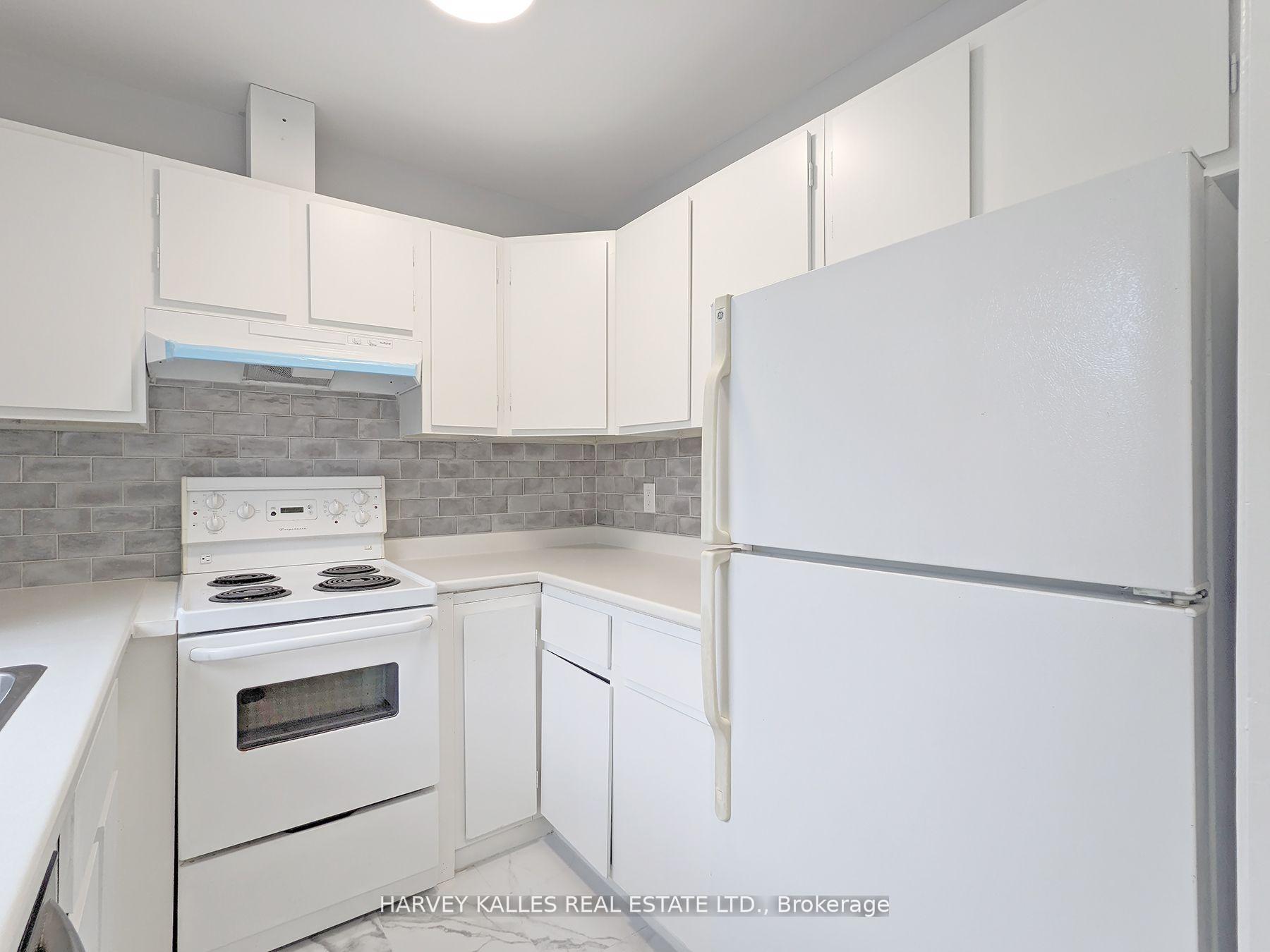 Photo 8 of Unit 4, 431 Balliol Street, Toronto, Mount Pleasant East — HOMEH