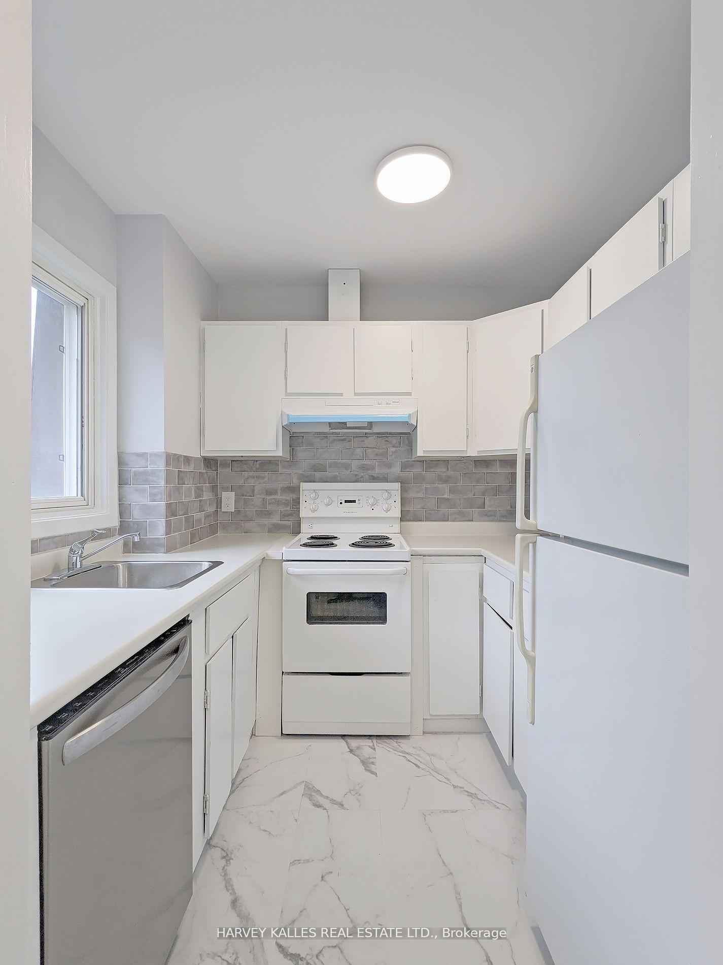 Photo 9 of Unit 4, 431 Balliol Street, Toronto, Mount Pleasant East — HOMEH