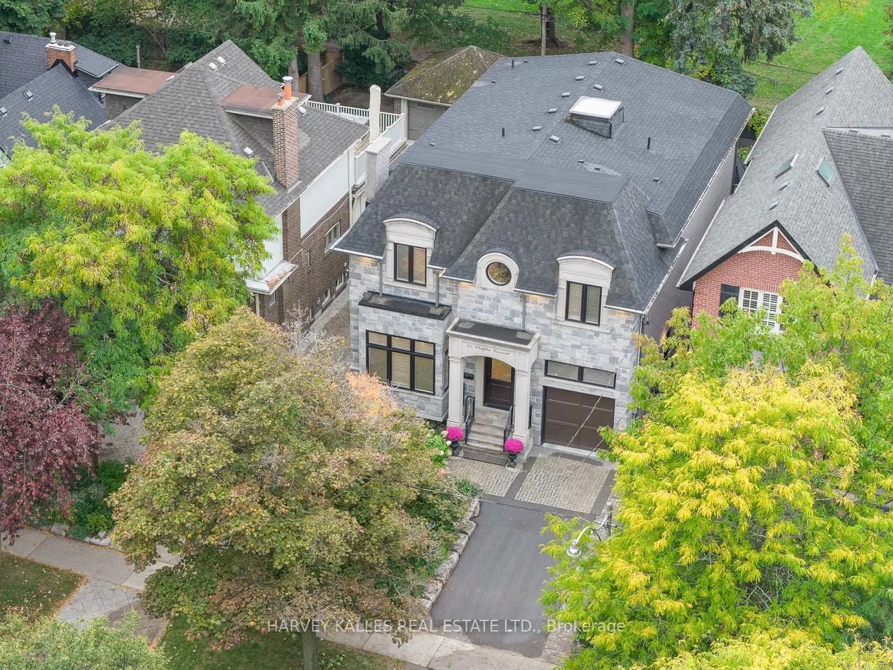 Photo 3 of 85 Chaplin Crescent, Toronto, Yonge-Eglinton — HOMEH