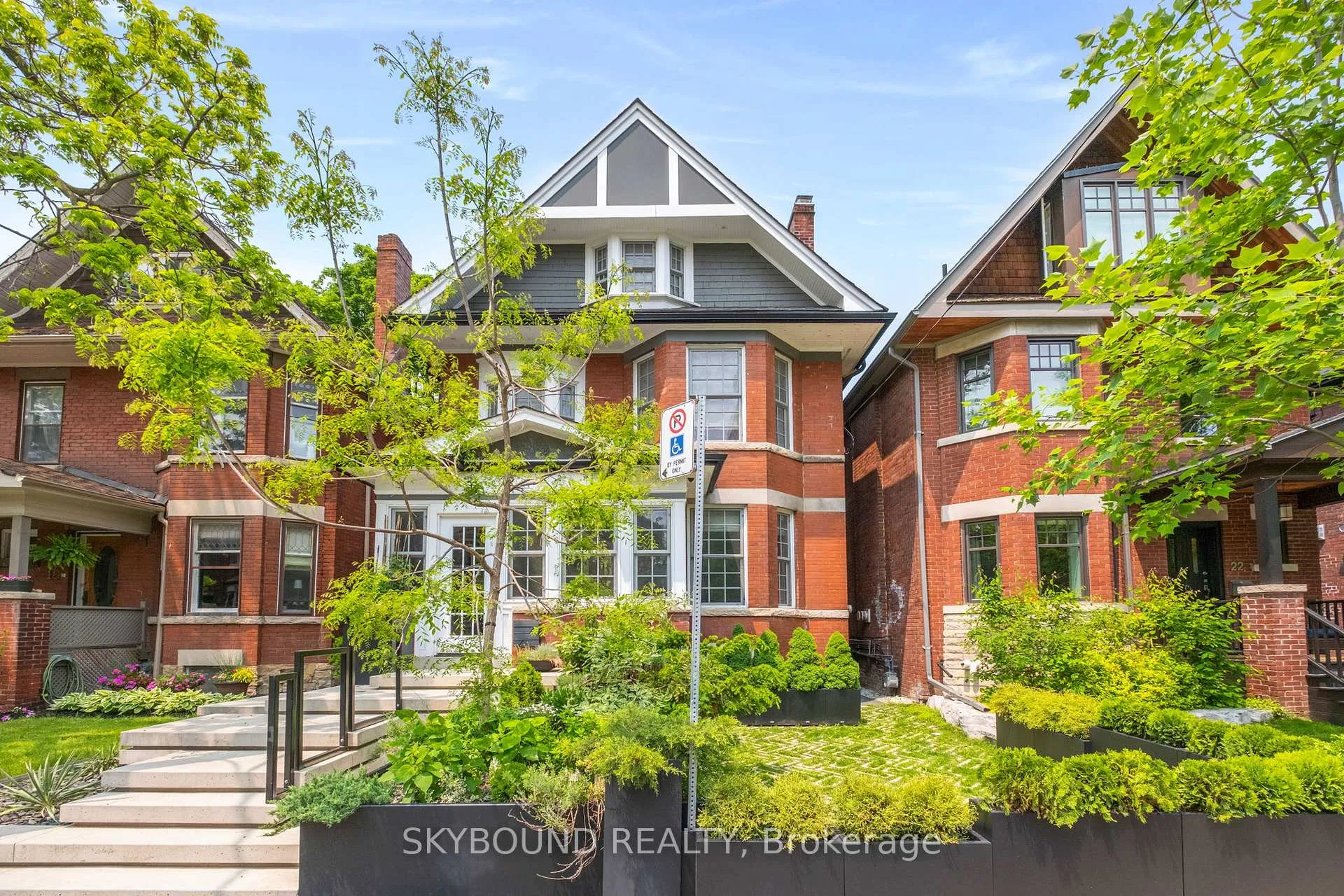 Photo 3 of 20 Fairview Boulevard, Toronto, North Riverdale — HOMEH