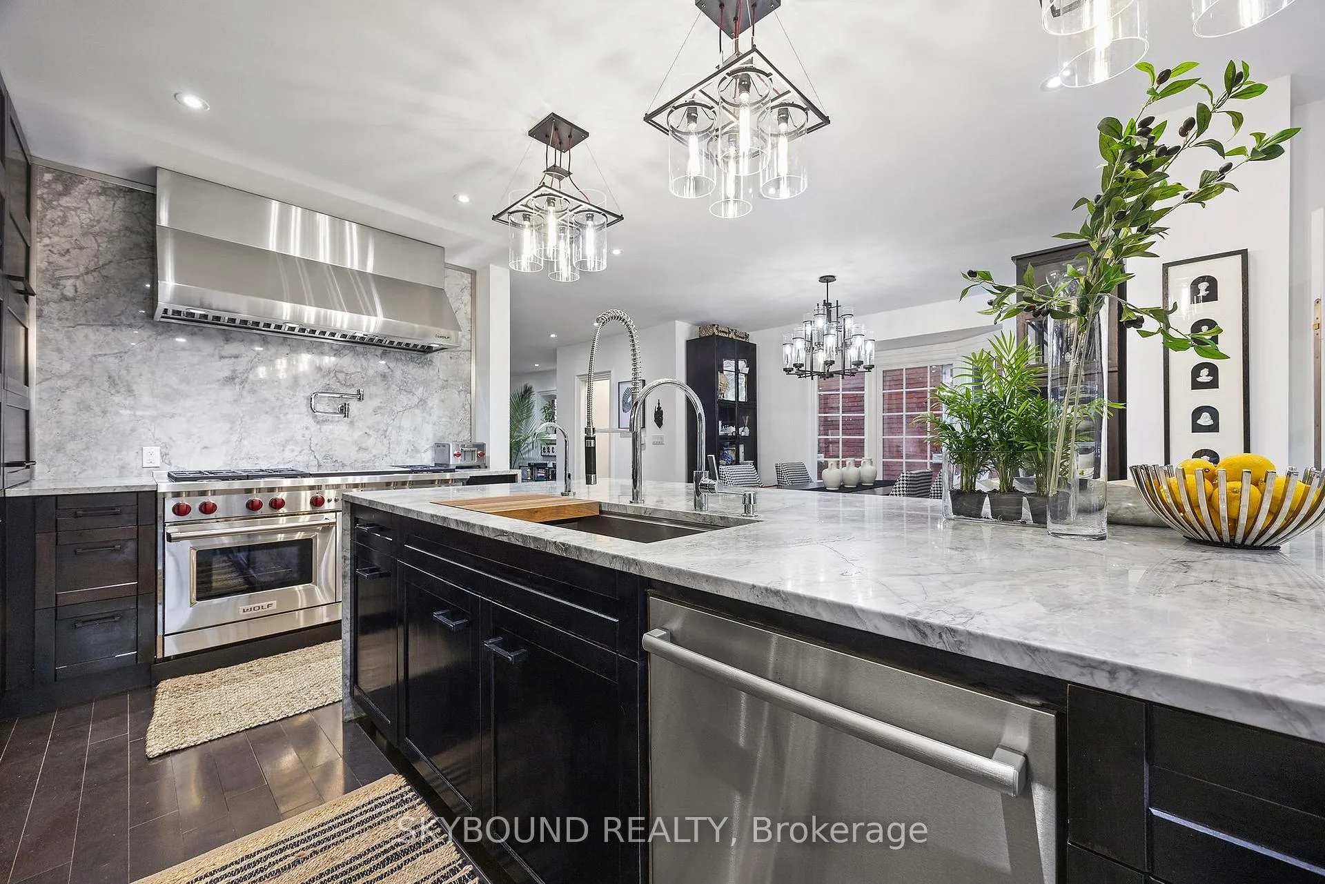 Photo 18 of 20 Fairview Boulevard, Toronto, North Riverdale — HOMEH